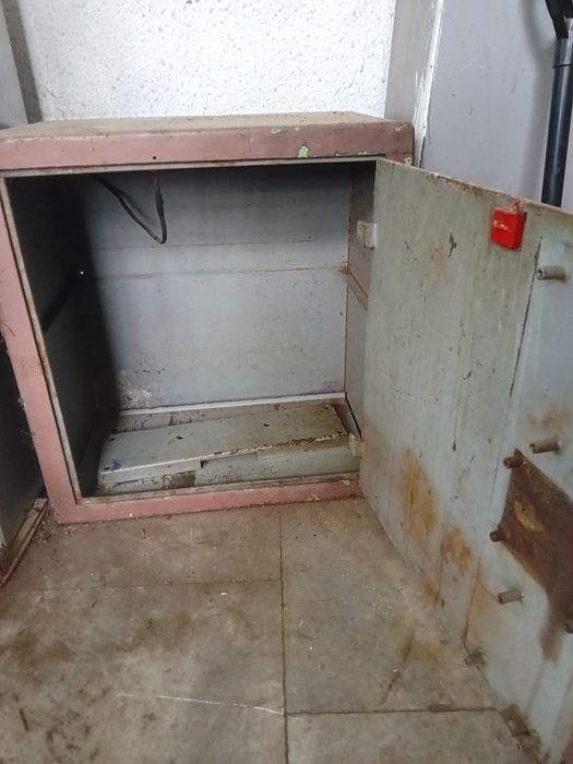 Метална каса за ценности