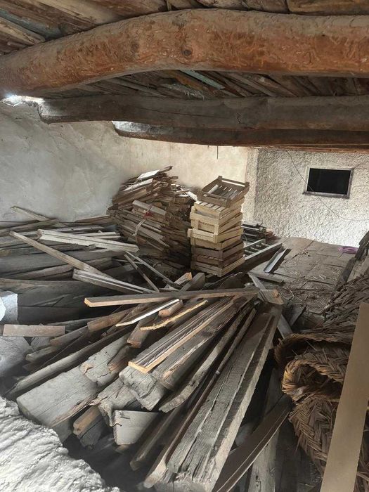 Продаю доски, ,дрова разные кирпичи,