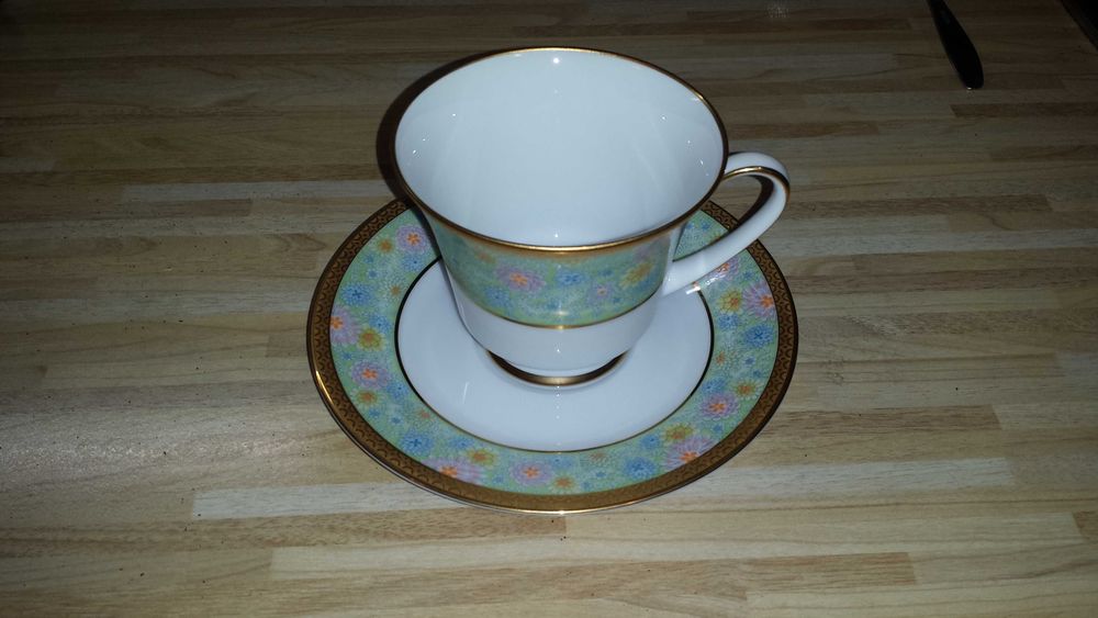 Порцеланов сервиз 92  pcs