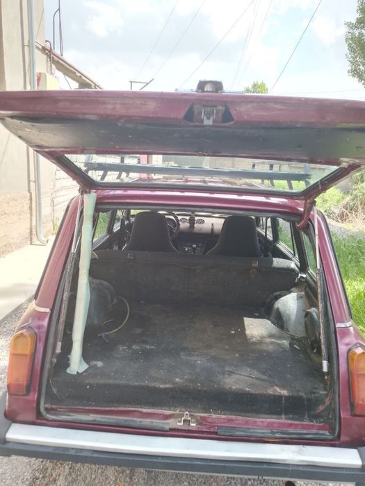 Jiguli 2102 sotiladi