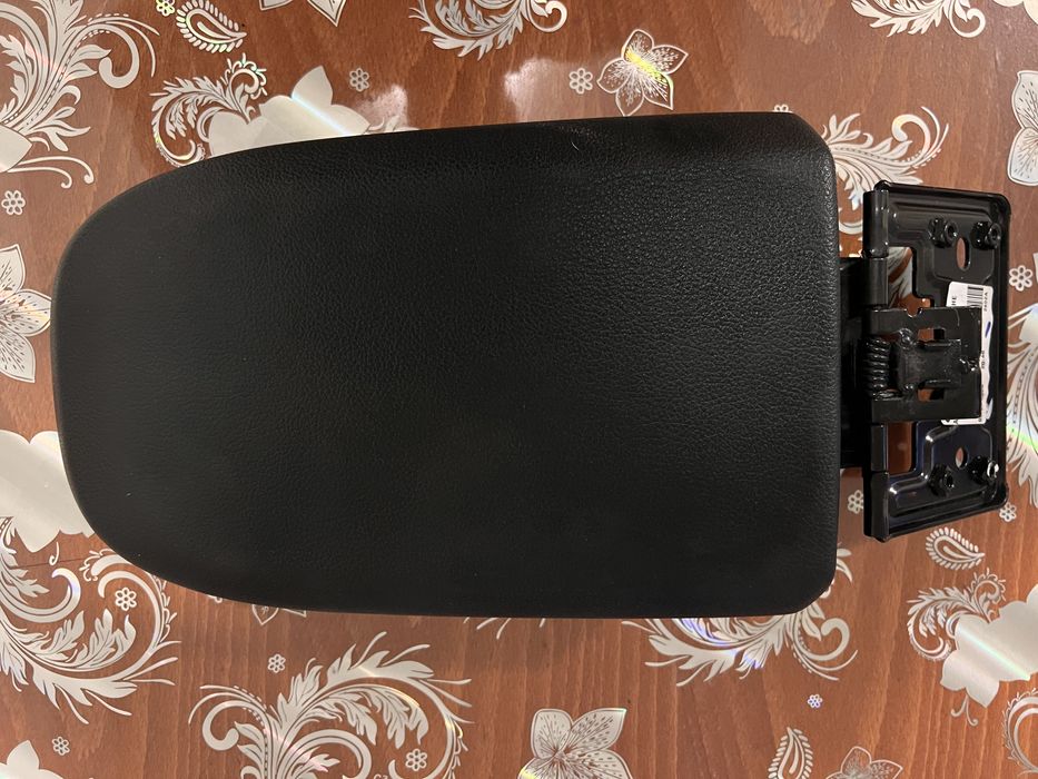 Подлакътник за Форд Фокус МК2