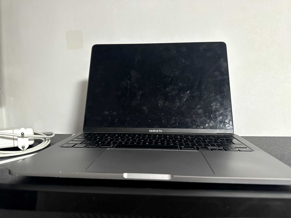 macbook pro m1 13 inch pret negociabil