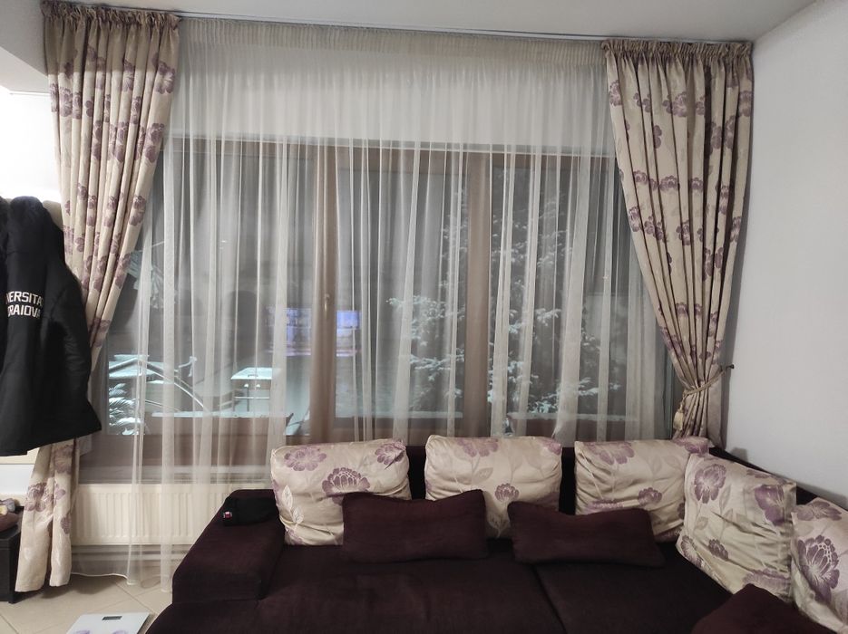 Vând colțar  cu tot ce este in poza