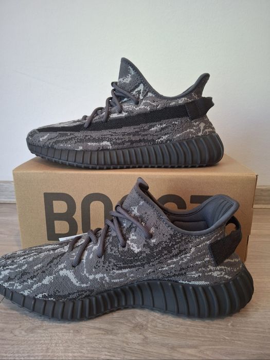 Yeezy 350 mărimea 44