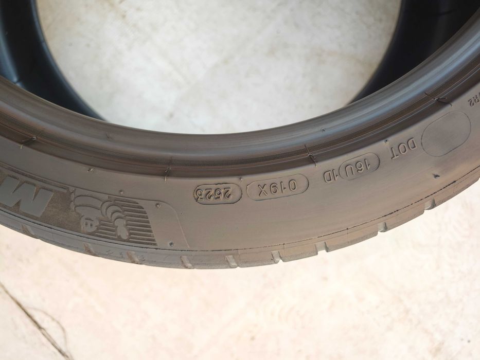 Anvelope 275/35/19 dot 25/2023 vara MICHELIN PILOT SPORT 4 S fabricate in Franta