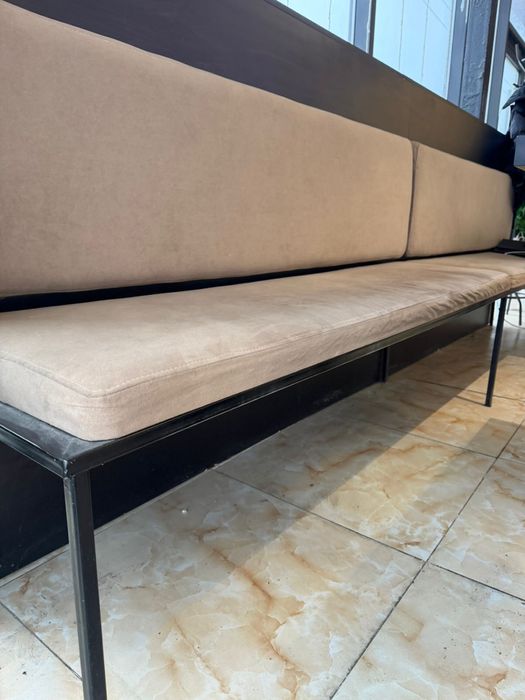 Столы,стулья,диван