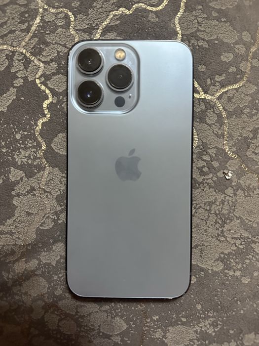 Айфон 13 про голубой