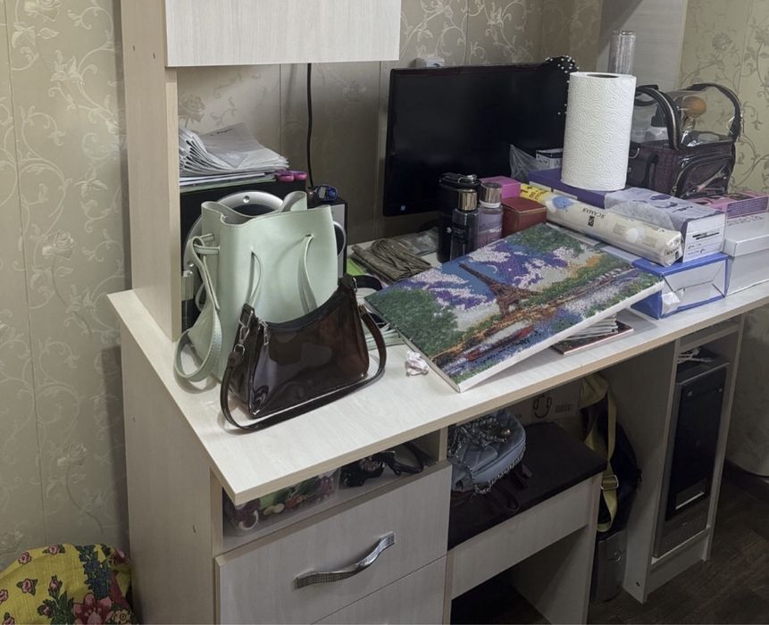 Продаётся компьютер со столом для компа