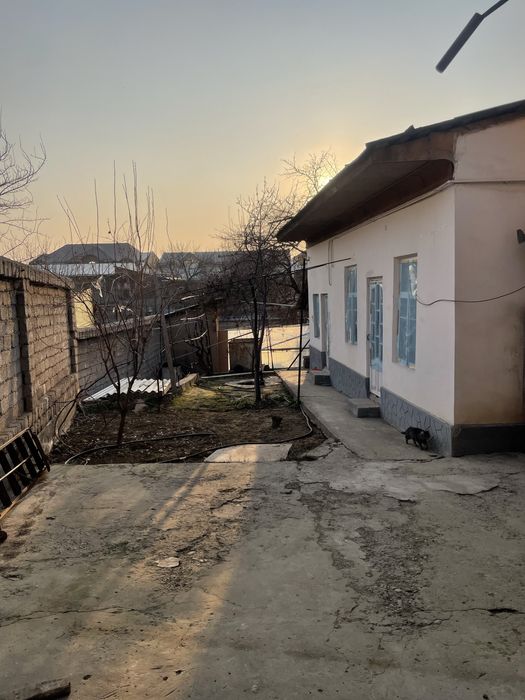 uchastka sotiladi srochna