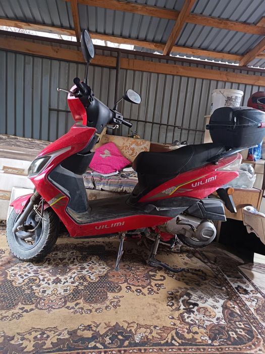 Продам м8 красного цвета 125 сток