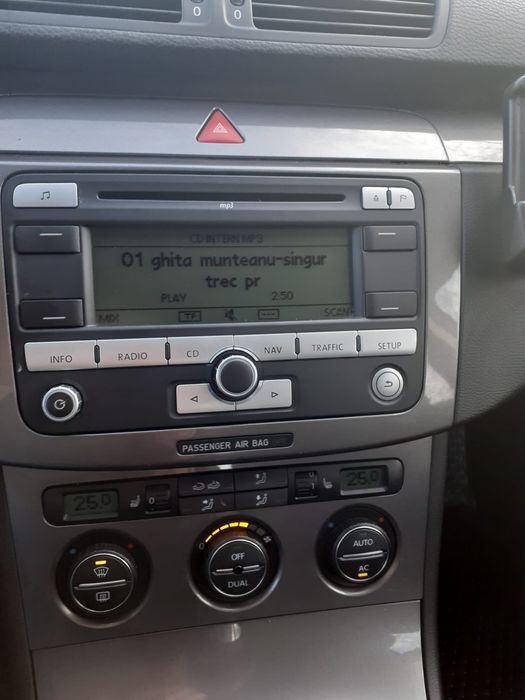 Vând Volkswagen Passat