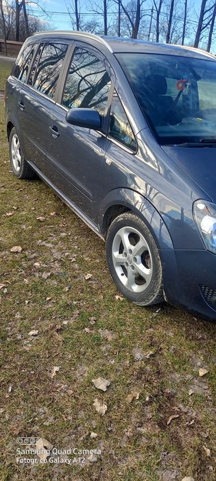Vând Opel Zafira b din 2008 17 dizel 125  de cai 4 geamuri electrice