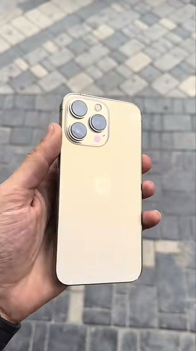 Продаю айфон 13 про