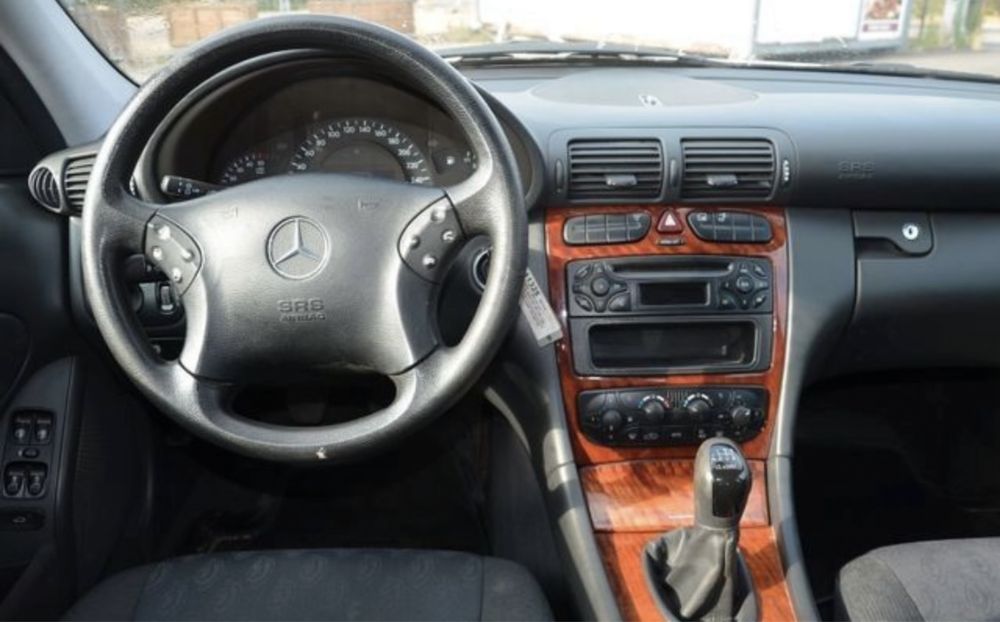 Mercedes C200 116кс