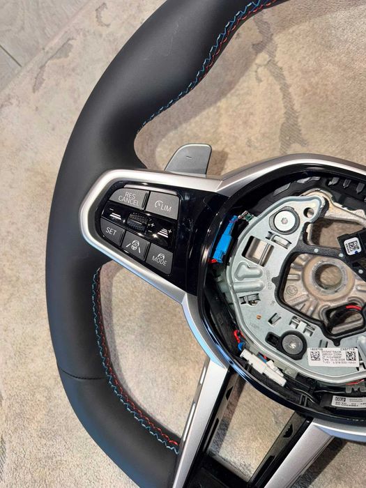 Volan M / Tesit / BMW ORIGINAL / Seria 1,3,4,5,6,7,8 / X3 / X4 / X6 / X6 / X7 / XM Distronic Traffic Jam/Incalzire/Vibratii/Padele