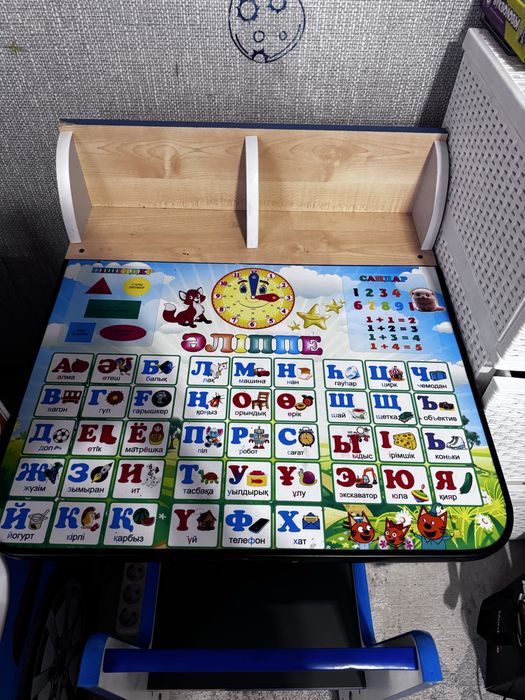 Продам кровать, стол БЕСПЛАТНО