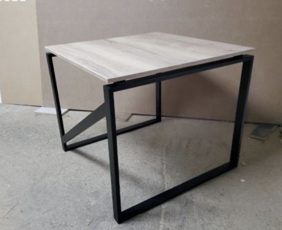 Нови маси / бюра - 2 бр много удобни и красиви