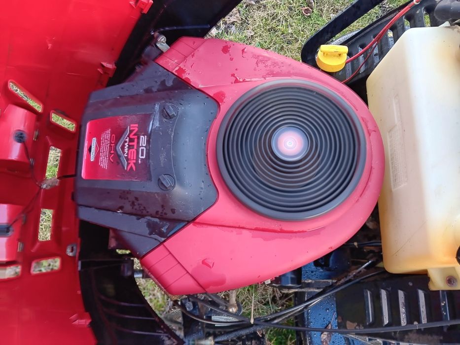 Tractoras 2 cilindri de tuns  iarba si gazon