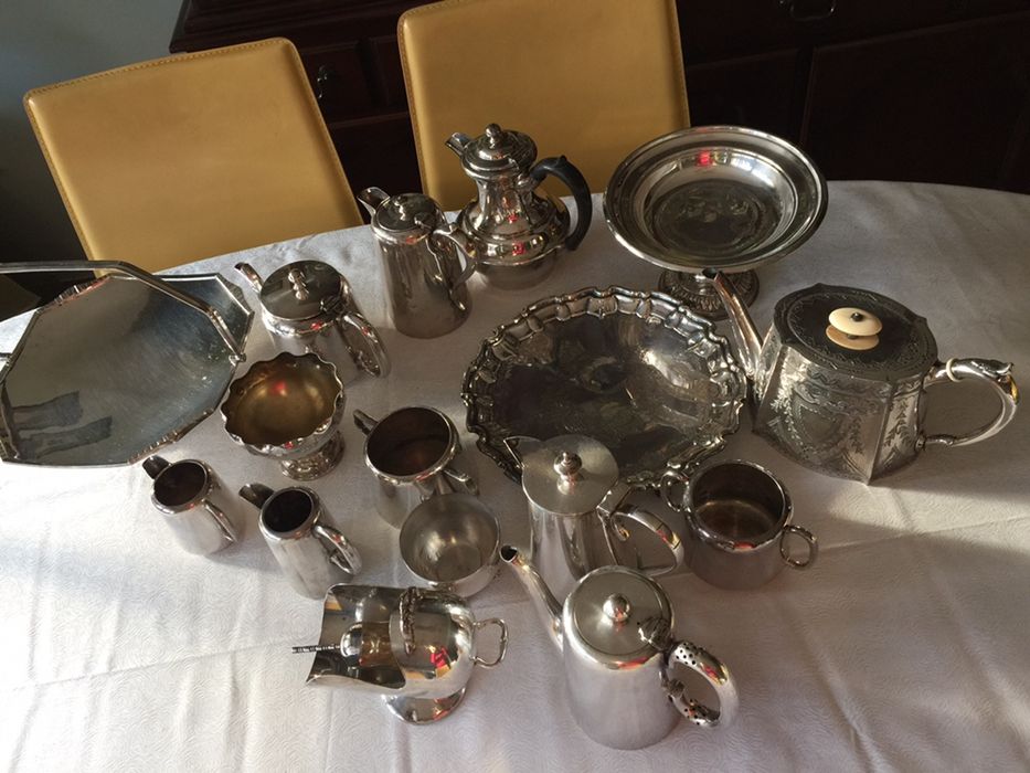 Сребърни/посребрени съдове чайник,канички,свещник бронз