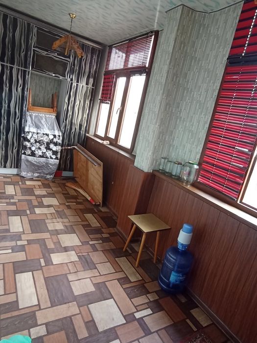 Квартира сотилади 10-микр-н Низомий 2а