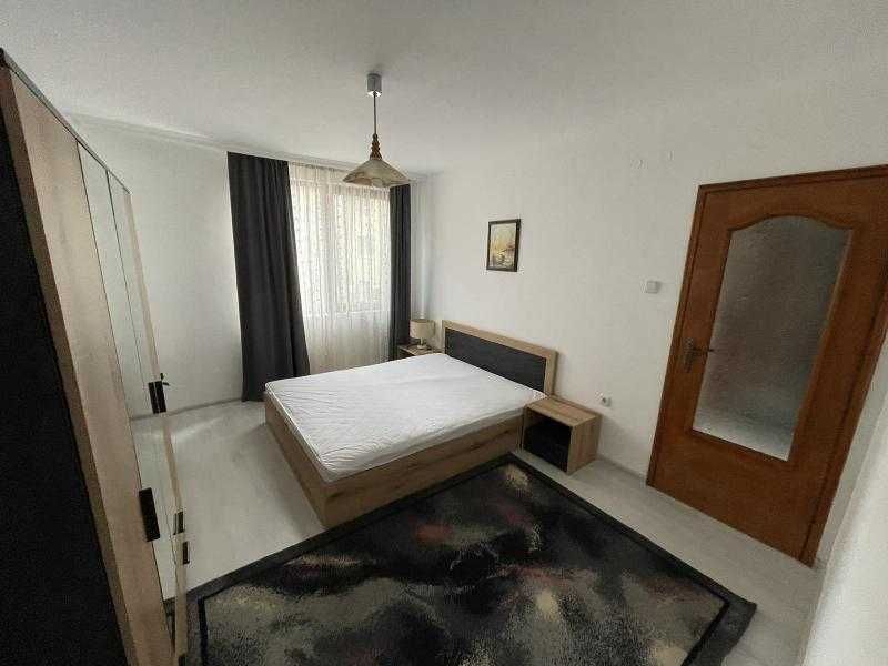 Дава се под наем Тристаен апартамент в Бургас, Център - 80 кв.м за 433.5 € - Снимка #5