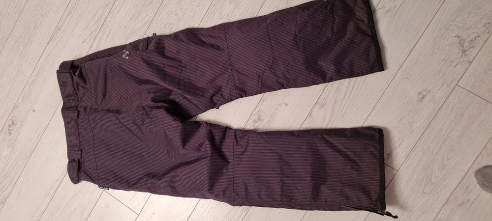 Pantaloni snowboard noi mărimea L!!!