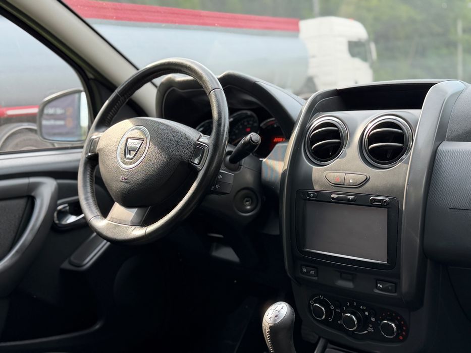 Dacia Duster 2016 si in Rate