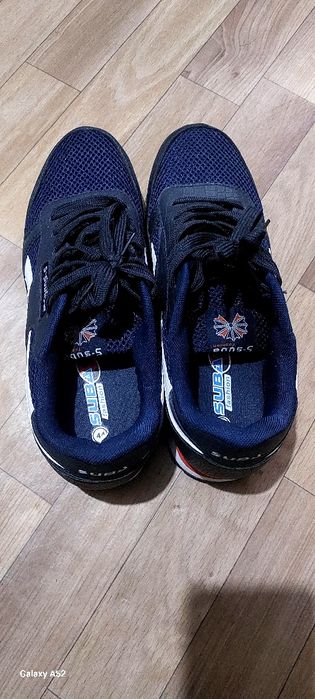 Кросовки мужские 43-44 размер новые