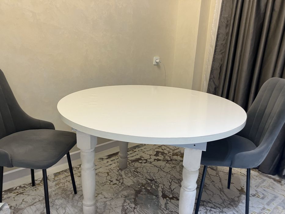 Стол кухонный, круглый