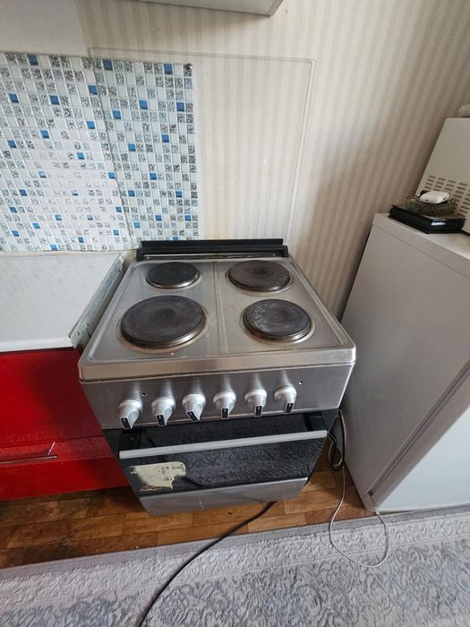 Продам электрический плиту.