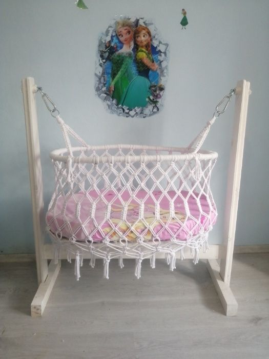 бебешка люлка със стойка