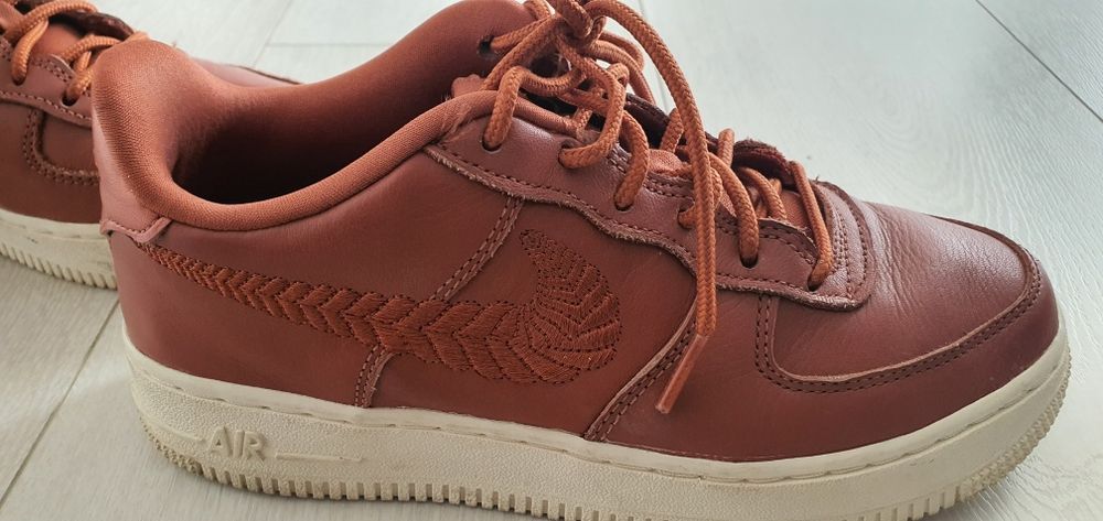 Adidasi Nike Air