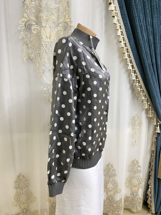 Kofta futbolka yangi kiyilmagan itiketkasi bor