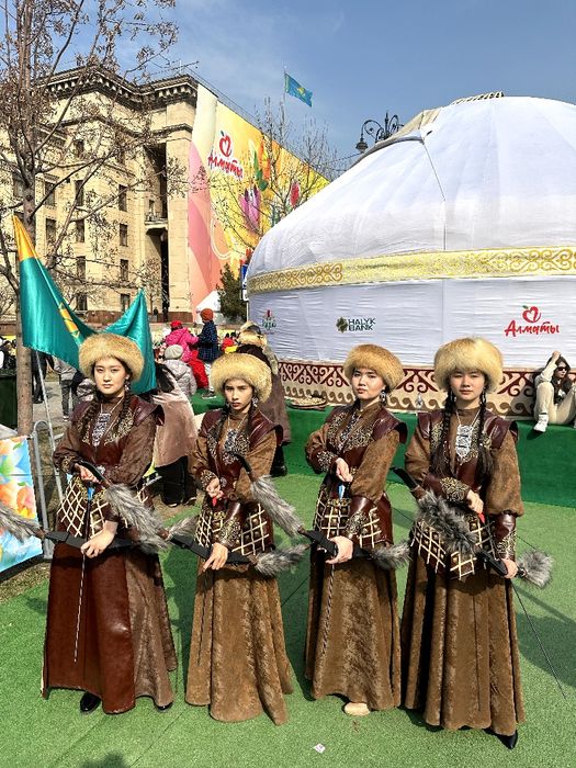 Батырлар Алматы.Трон. Беркут, тазы