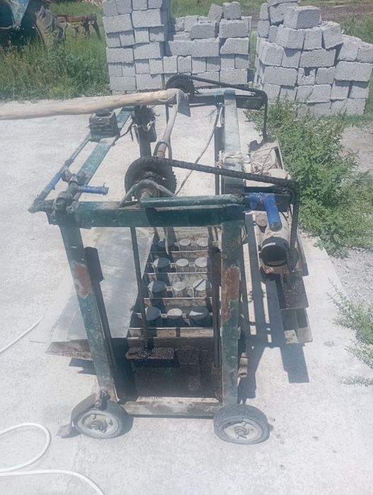 Shlakablok mikser va qolib sotiladi