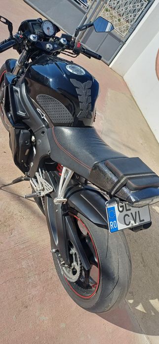 Yamaha R6  2004 . 600cc 120 cp.