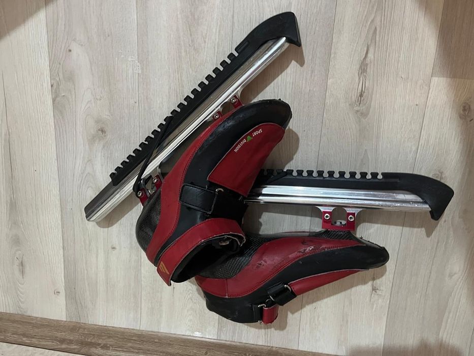 Продам конкобежные коньки(шорттрек)