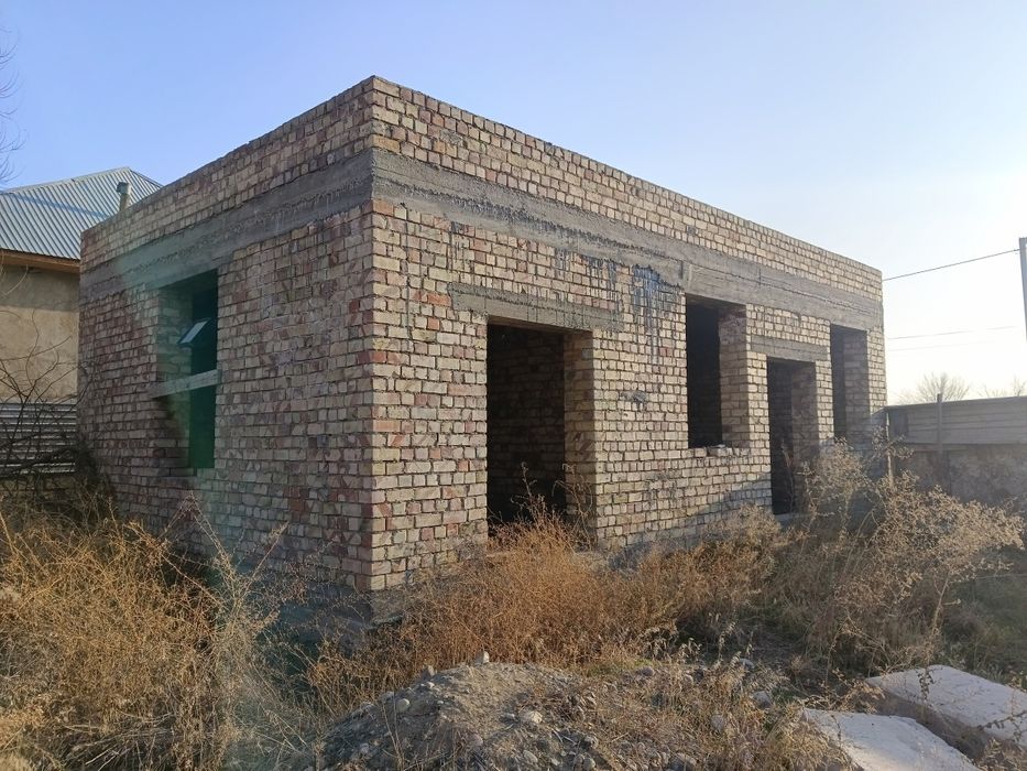 Продается не достроенный дом