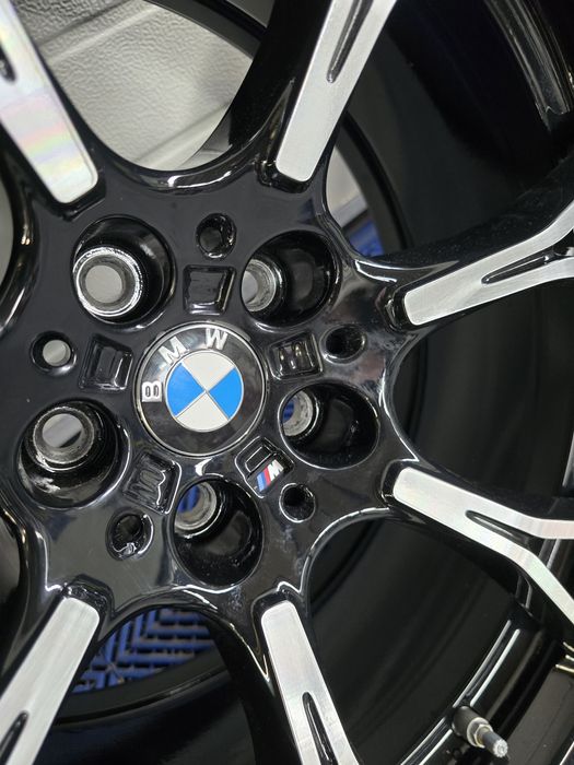 Оригинални 20 BMW M5 F90 джанти + гуми, OEM, перфектни