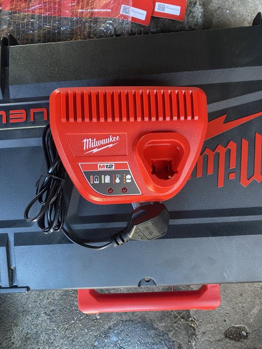 Импакт 18М и Батерии Milwaukee 18M 5Am