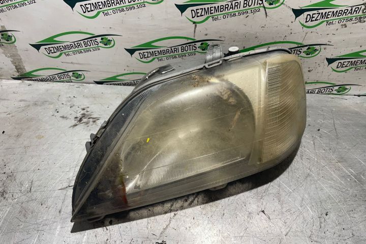 Far stanga Dacia Logan prima generatie