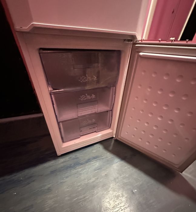 Продам Холодильник BEKO CS 332020