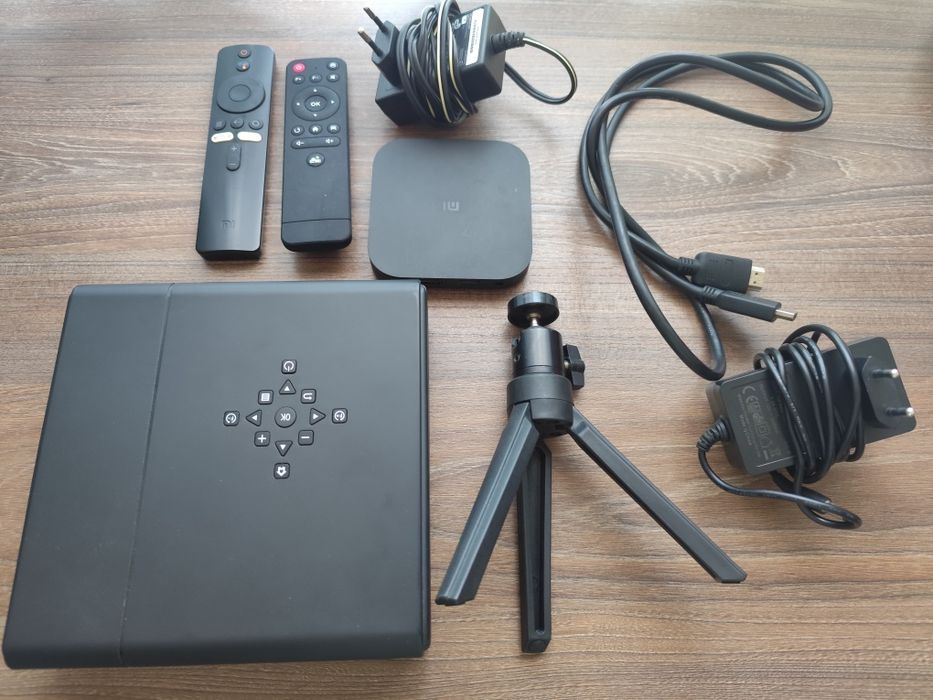 Mini Proiector - BYINTEK U30 Full HD 1080P Android  + Mediaplayer Xiaomi MI TV Box S
