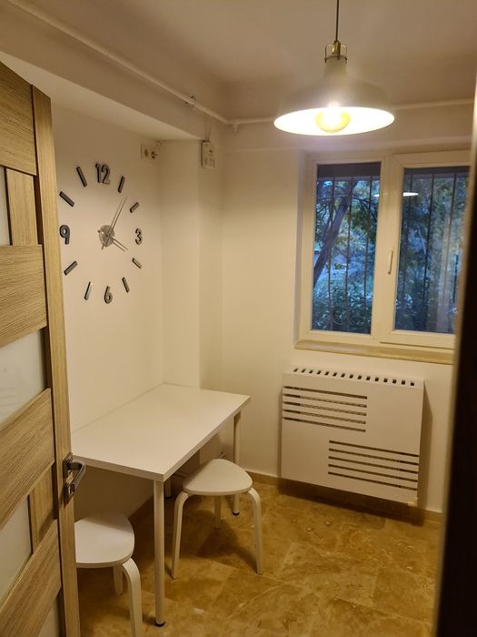 Apartament 2 camere decomandat .