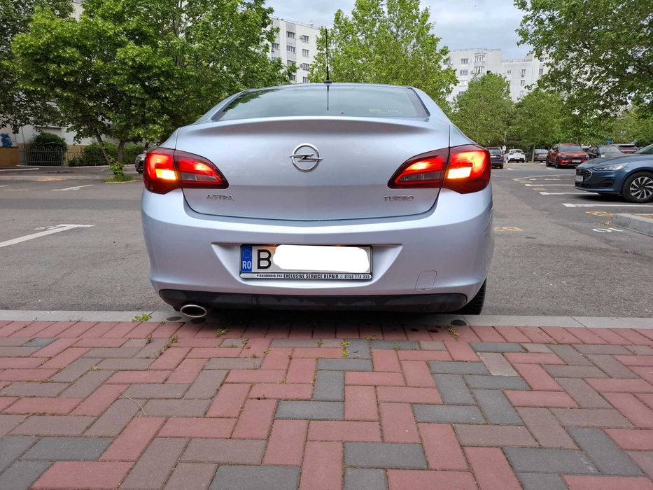 Opel Astra J 1.4 Turbo 140 CP - Primul proprietar - ITP 2028