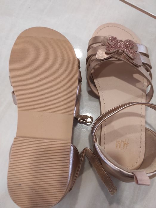 Сандали за момиче H&M - 28 номер