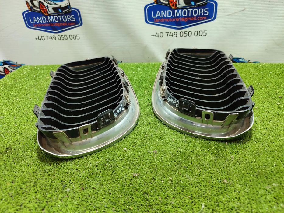 GRILA BARA FATA STANGA / DREAPTA BMW 320D SERIA 3 E90 LCI 2.0 DIESEL 2009 COD OEM 51137201967 / 224059-10 / 51137201968 / 2005-2013