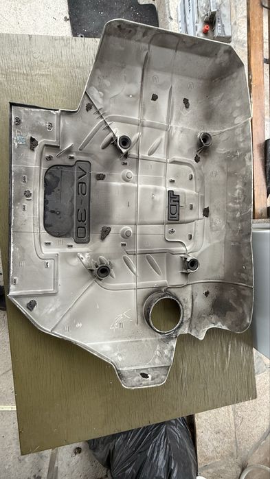 Кора за двигател Ауди