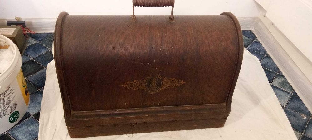 Ретро ръчна шевна машина Singer