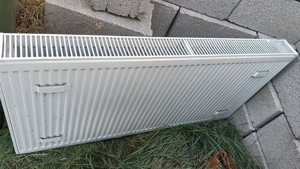 Centrala termica Protherm + 4 calorifere în stare bună de funcționare.